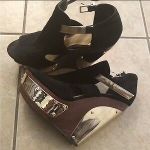 Size 8 wedges